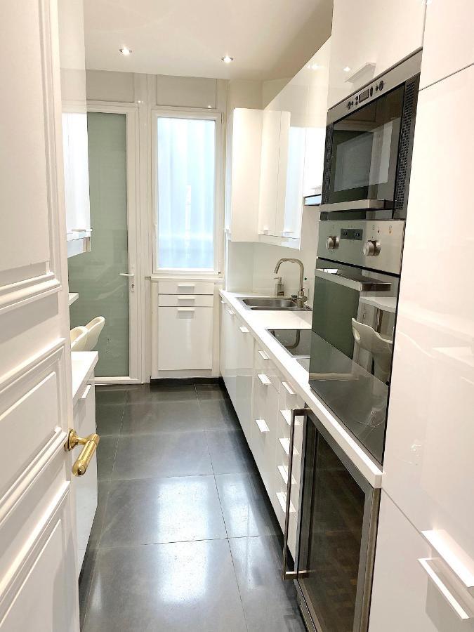 Outstanding 2 bedrooms with a terrific Eiffel Tower view Paris Exterior foto